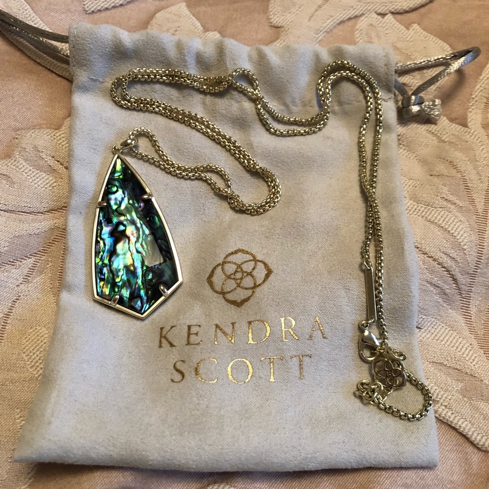 Kendra Scott necklace - Carole